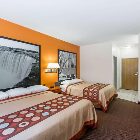 Hotel Super 8 By Wyndham Salina Exteriér fotografie