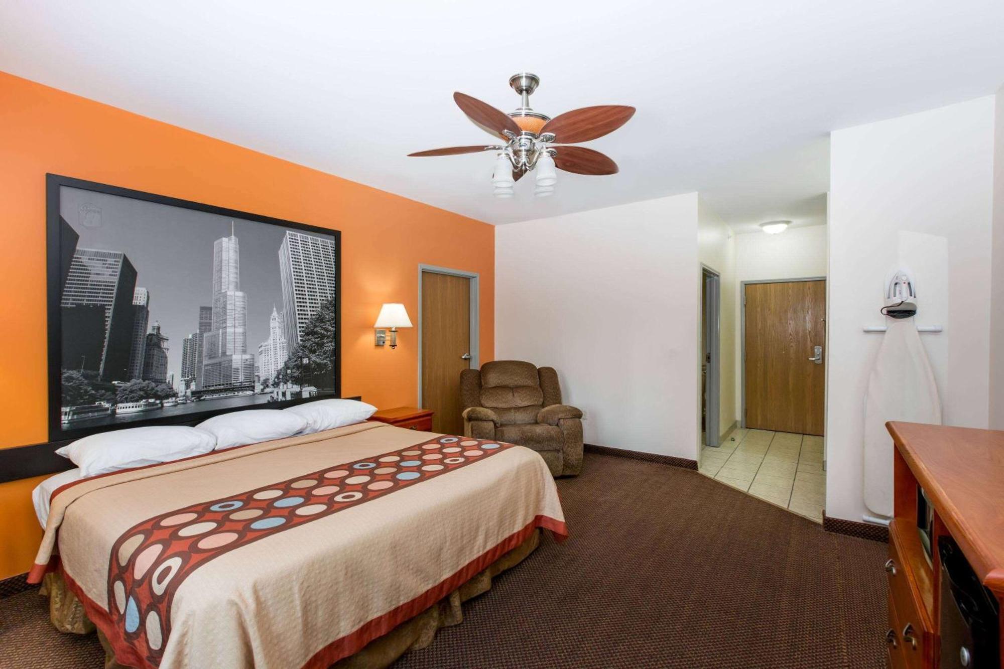 Hotel Super 8 By Wyndham Salina Exteriér fotografie