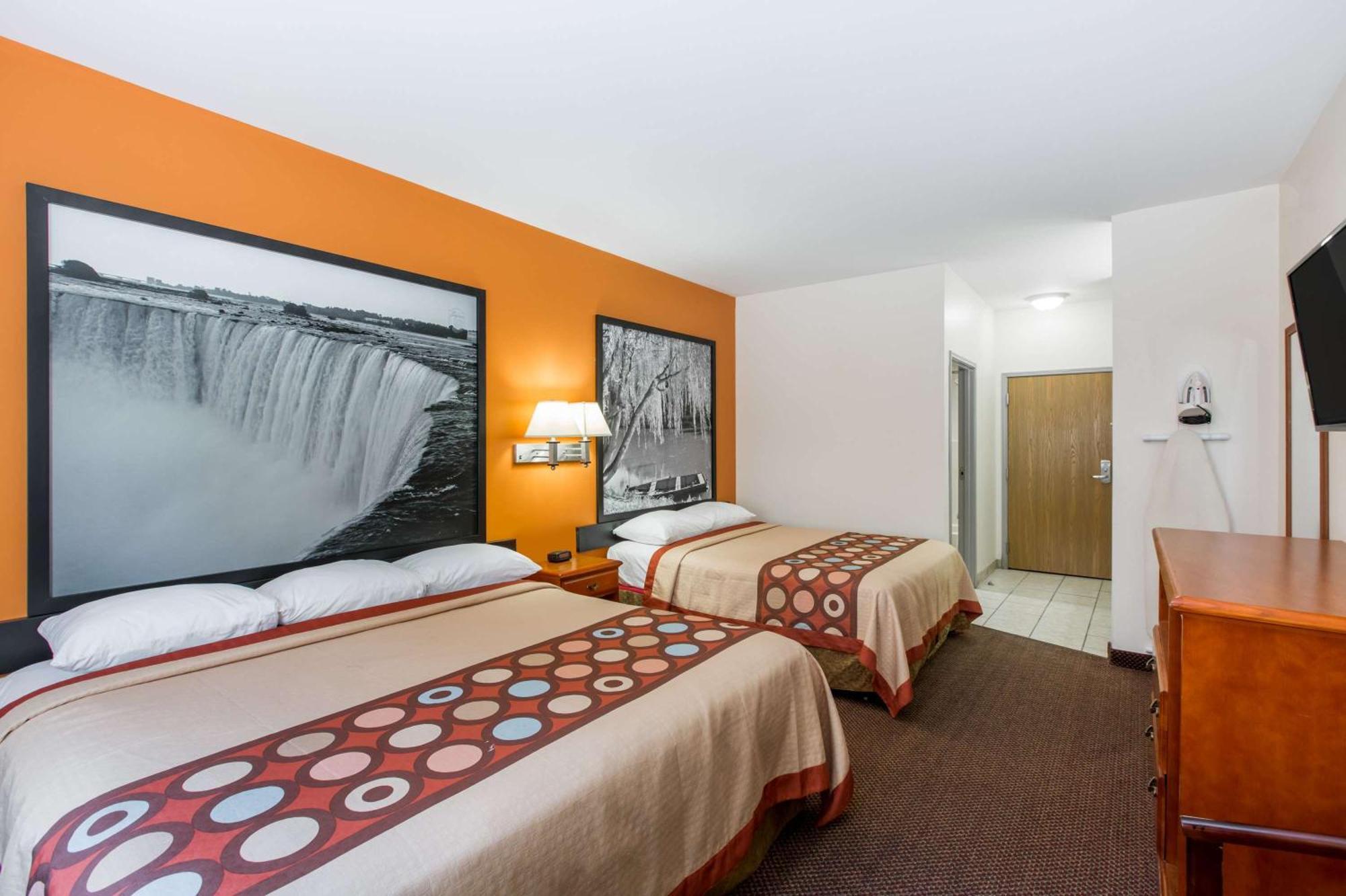 Hotel Super 8 By Wyndham Salina Exteriér fotografie